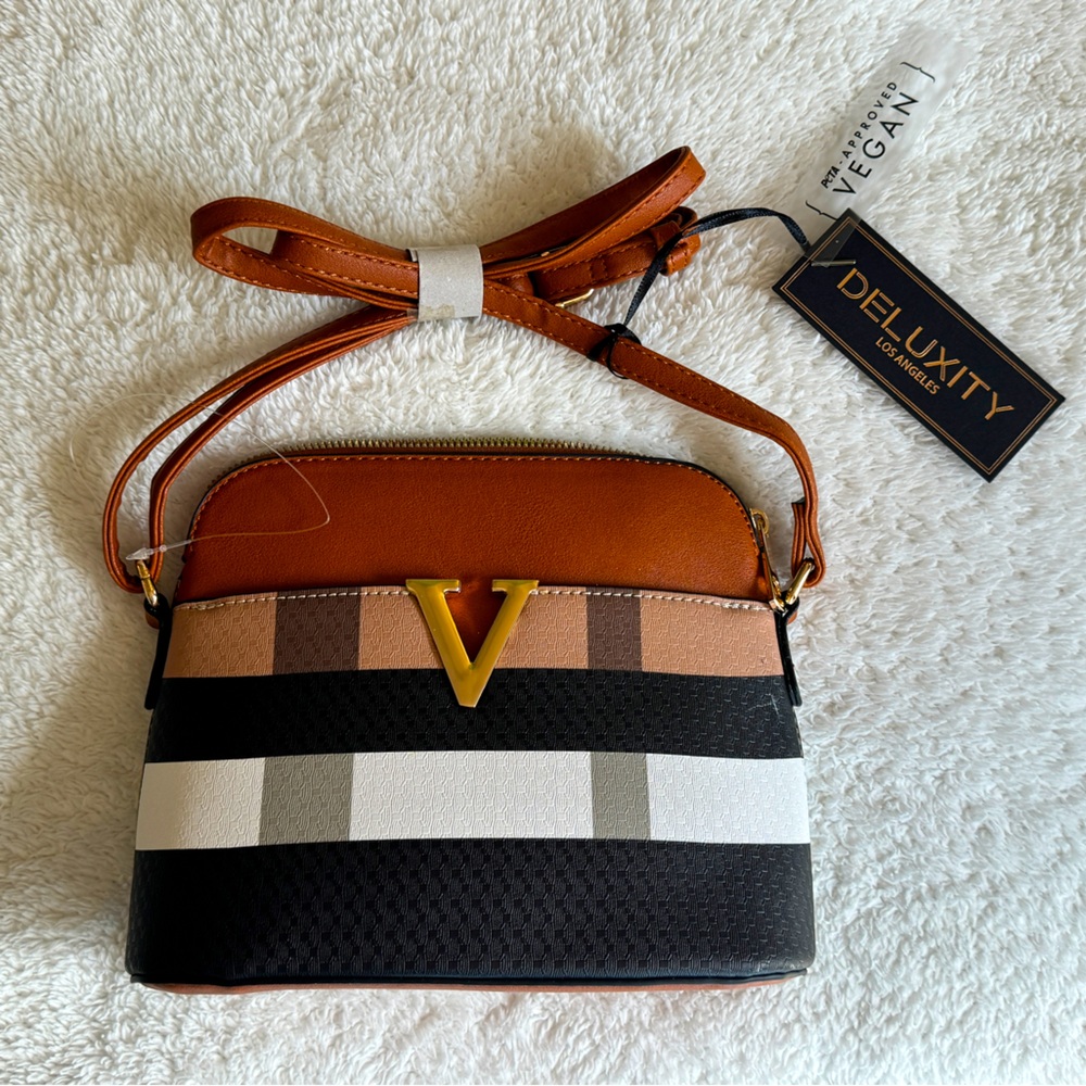 Deluxity Vegan Leather Crossbody Purse NWT